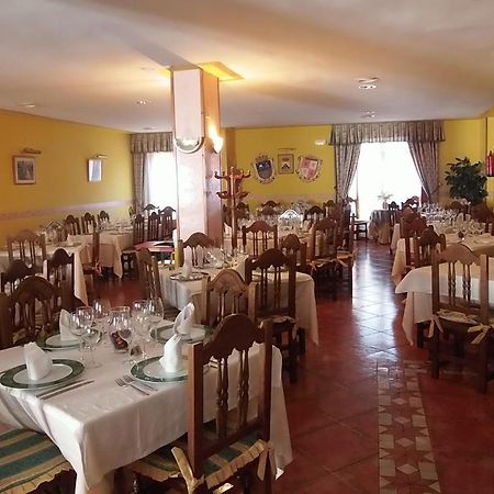 Hostal-Restaurante San Antolin Tordesillas Bagian luar foto