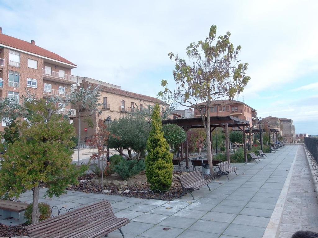 Hostal-Restaurante San Antolin Tordesillas Bagian luar foto